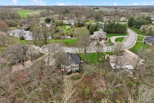 $595,000 | 9 Hunters Point, O'Fallon, IL 62269