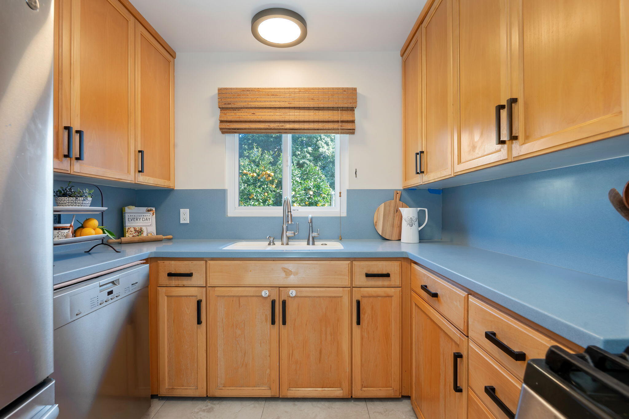 36 Tinker Way Santa Barbara, CA 93101 - Photo 11 of 26 12-Kitchen