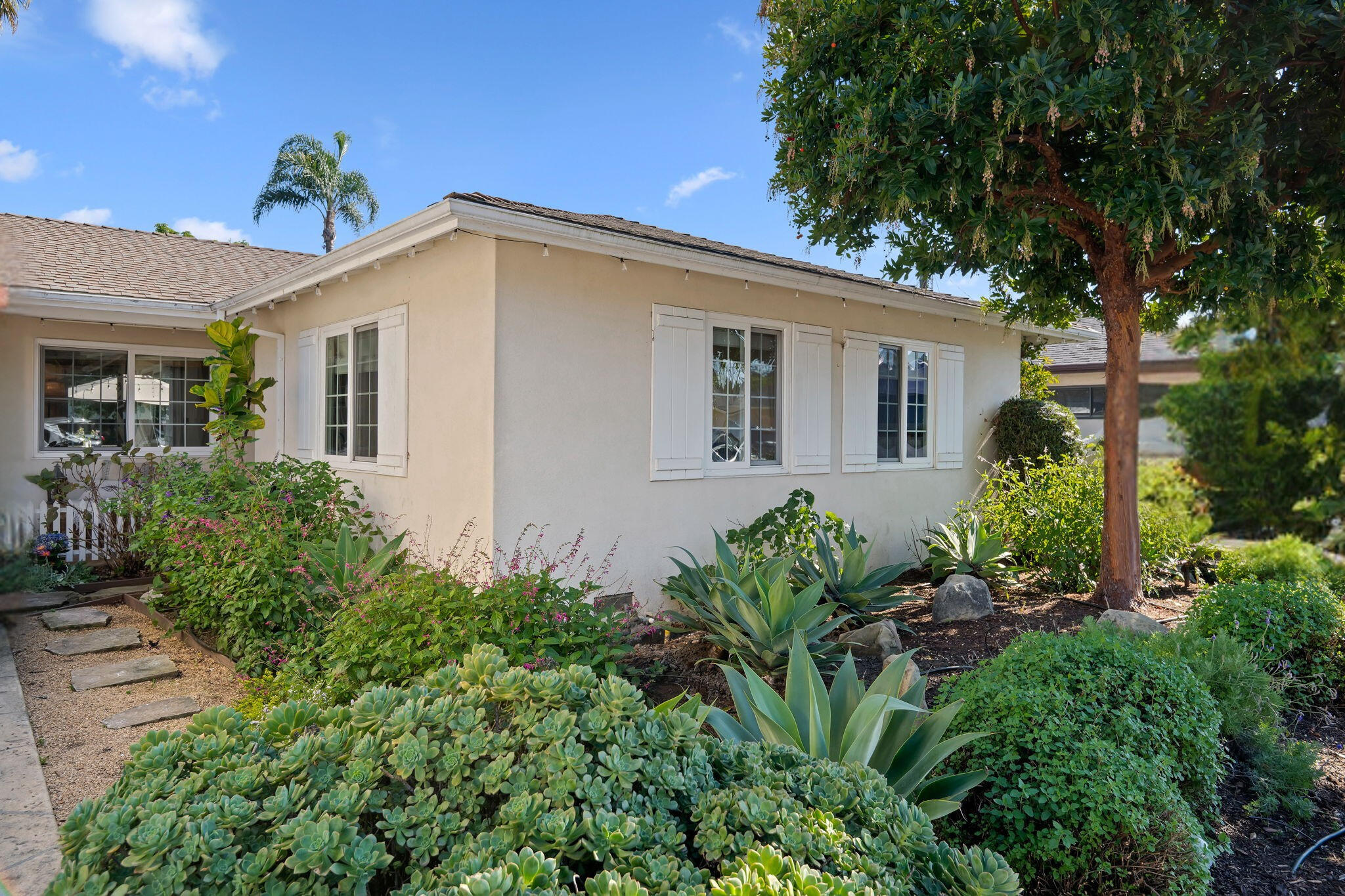 36 Tinker Way Santa Barbara, CA 93101 - Photo 2 of 26 a3cc1486-e6eb-48d2-945f-257b34827664