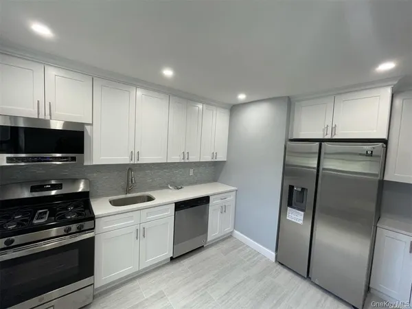 $330,000 | 73-10 Springfield Boulevard, Unit B | Oakland Gardens