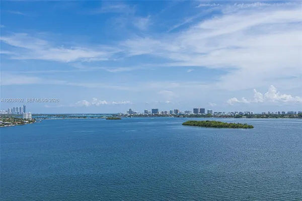 $3,950 | 4000 Towerside Terrace, Unit 1701, Miami, FL 33138
