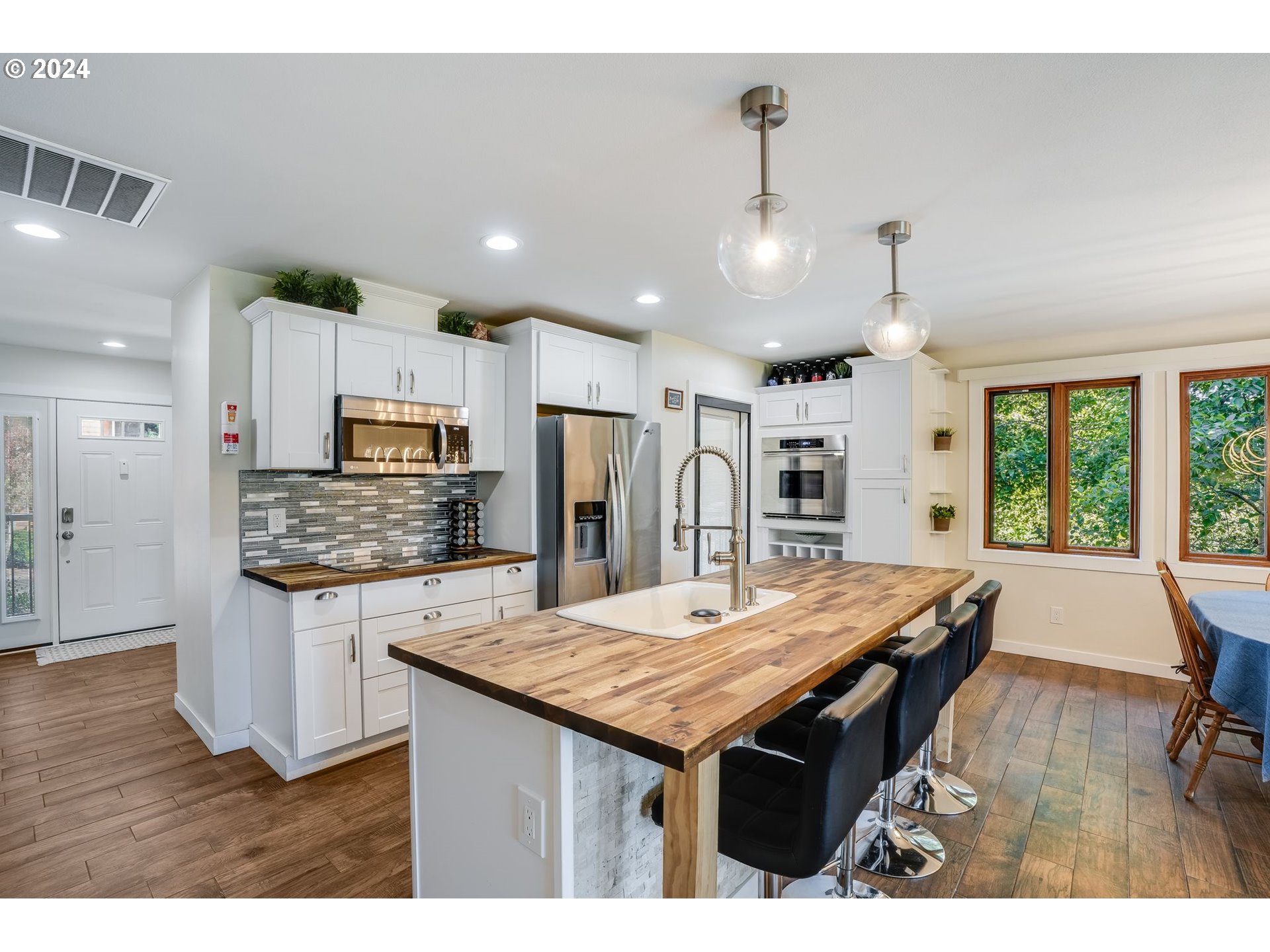 13150 D Street, Unit 8 Nehalem, OR 97131 - Photo 5 of 35