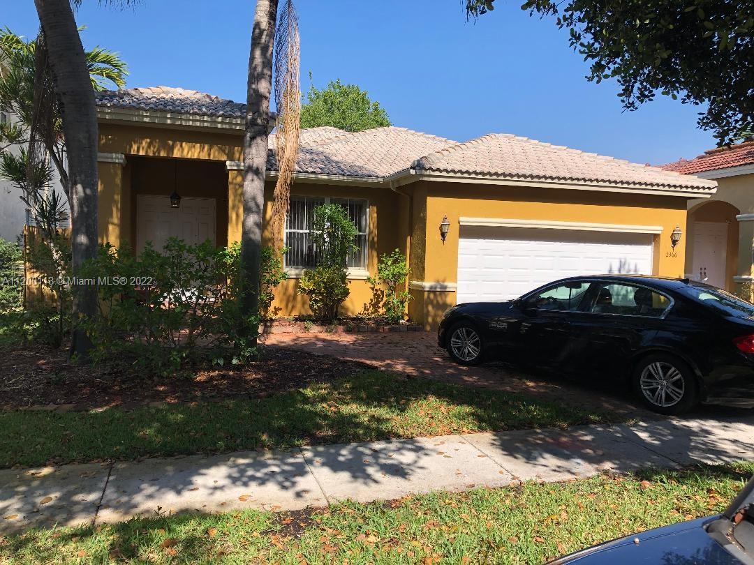 Monarch Lakes Miramar, FL 33027 - Photo 2 of 9