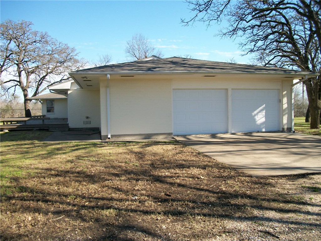5601 Boonville Road Bryan, TX 77802 - Photo 5 of 25