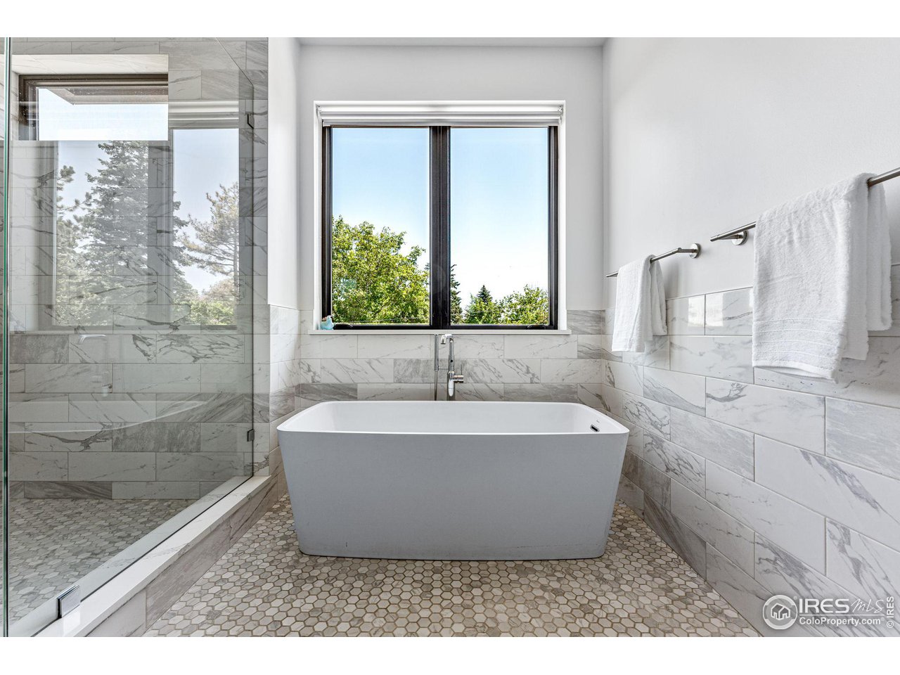 909 Baseline Road Boulder, CO 80302 - Photo 29 of 39 Stand-alone Tub