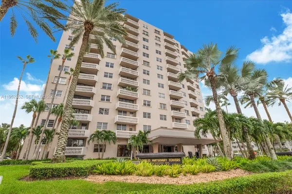 $405,000 | 90 Edgewater Drive, Unit 1120, Coral Gables, FL 33133