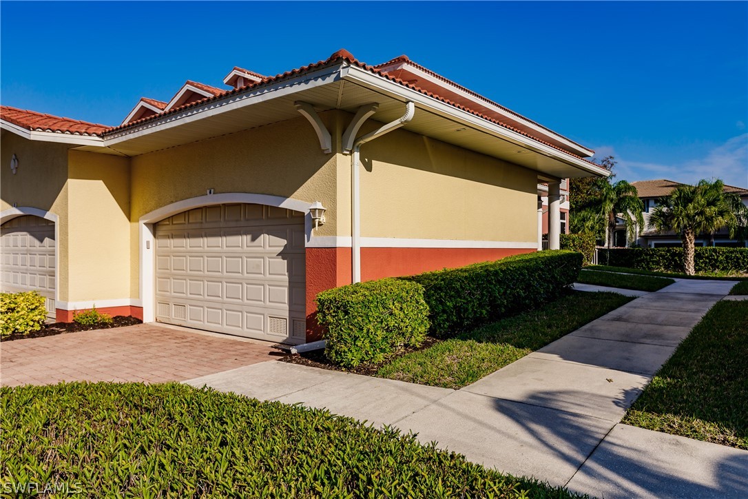 5260 Park Road, Unit 4 Fort Myers, FL 33908 - Photo 2 of 30 Gallery Image 2