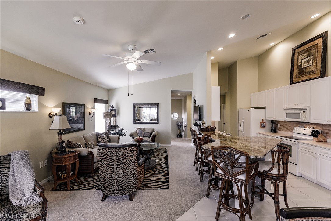 5260 Park Road, Unit 4 Fort Myers, FL 33908 - Photo 8 of 30 Gallery Image 8