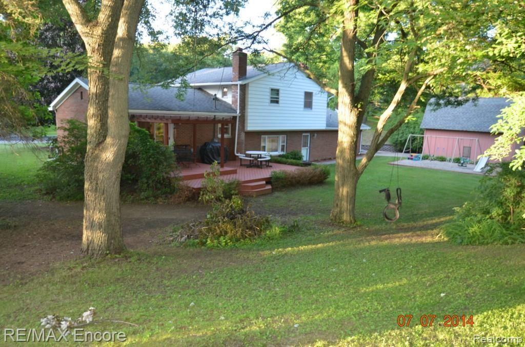 4581 Maybee Road Clarkston, MI 48348 - Photo 5 of 31 DSC_0233.jpg