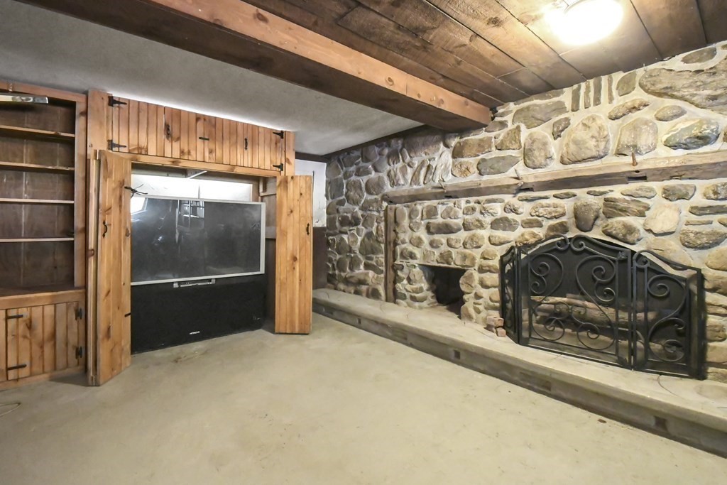 125 Lower Gore Road Webster, MA 01570 - Photo 32 of 42 a view of utility room