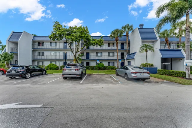 $155,000 | 4465 Luxemburg Court, Unit 103, Lake Worth, FL 33467