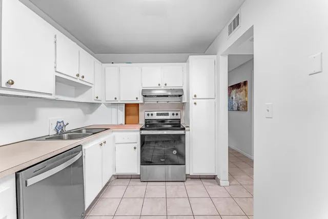 $155,000 | 4465 Luxemburg Court, Unit 103, Lake Worth, FL 33467