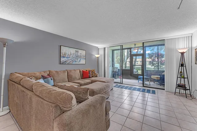 $155,000 | 4465 Luxemburg Court, Unit 103, Lake Worth, FL 33467