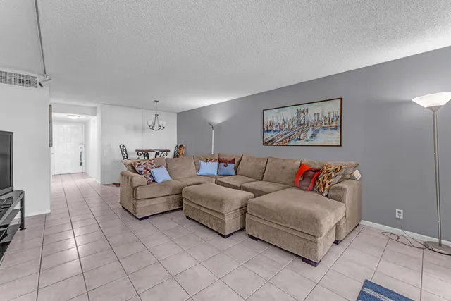 $155,000 | 4465 Luxemburg Court, Unit 103, Lake Worth, FL 33467