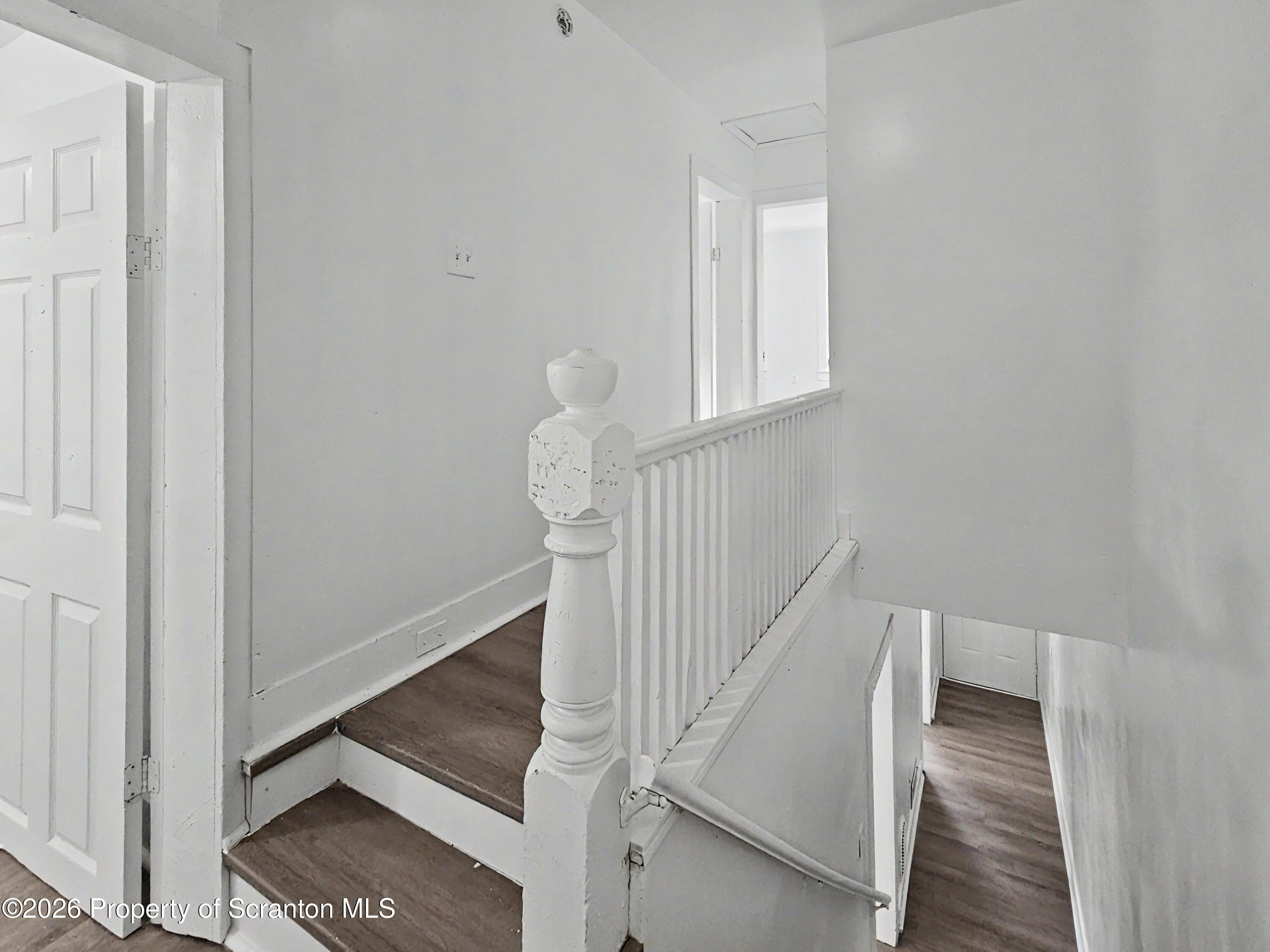 907 Green Ridge Street, Unit R Scranton, PA 18509 - Photo 11 of 14 Hallway