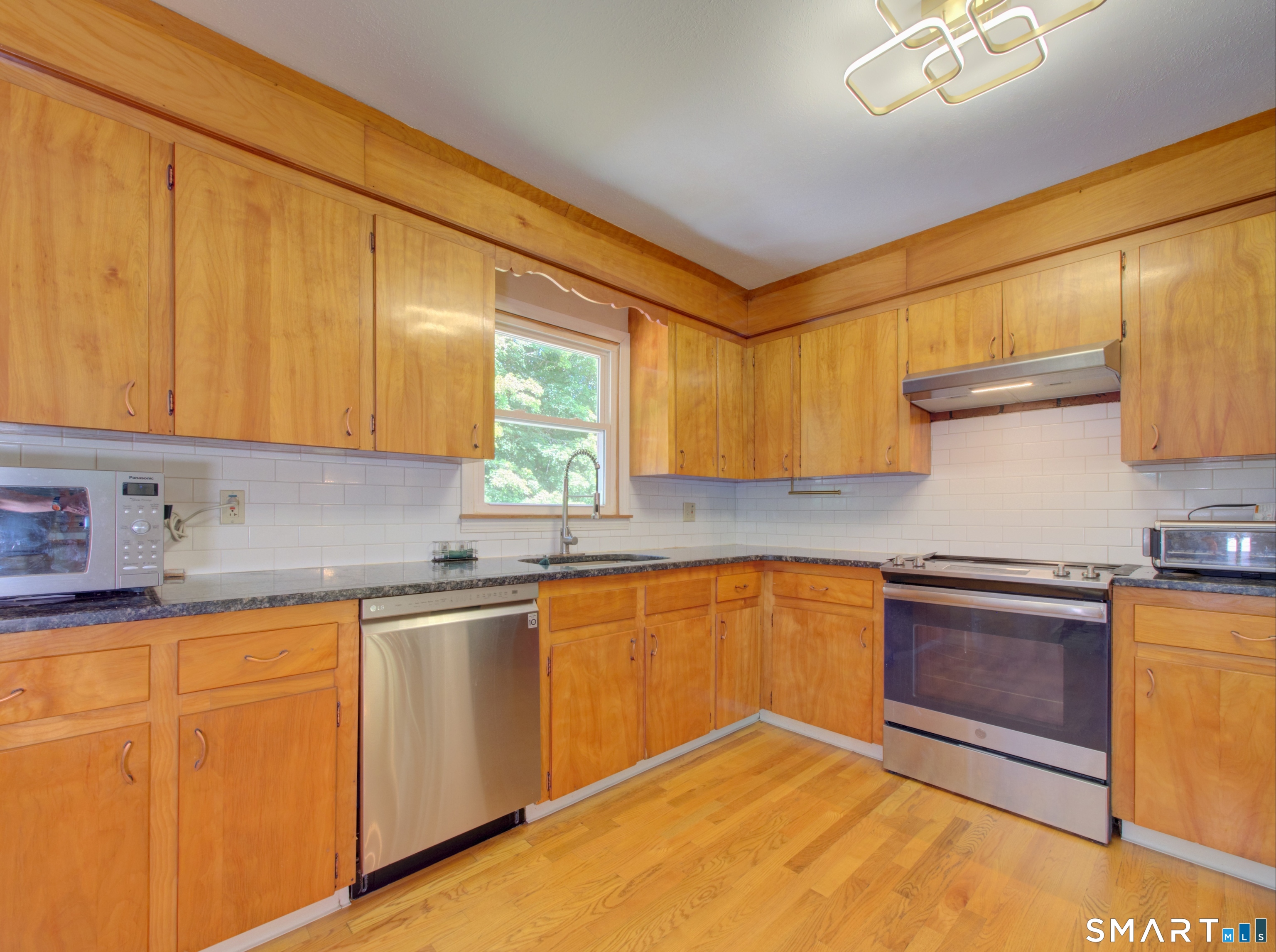 232 Forest Road Mansfield, CT 06268 - Photo 16 of 40