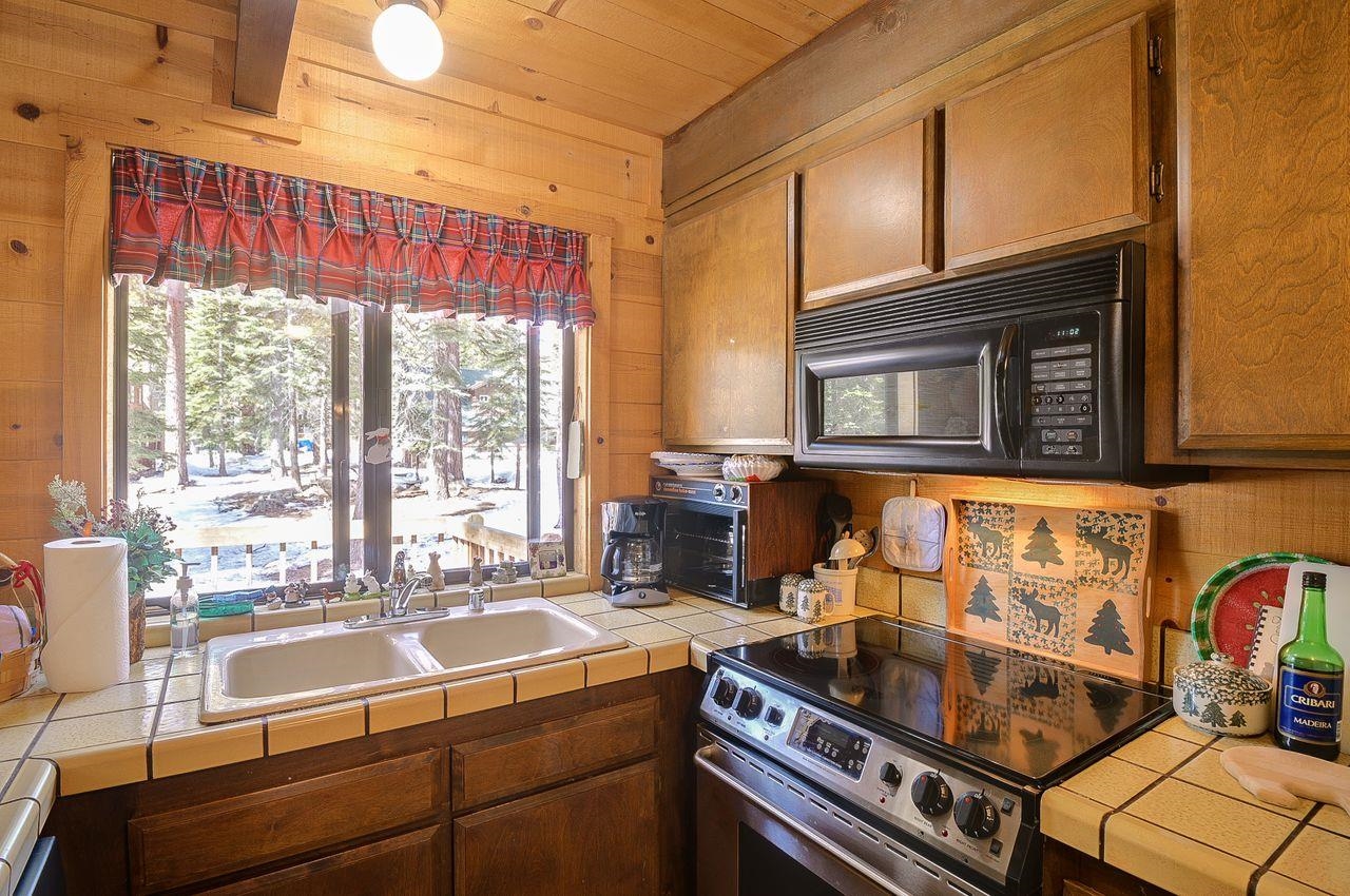 5639 Victoria Road Carnelian Bay, CA 96140 - Photo 4 of 13 Gallery Image 4