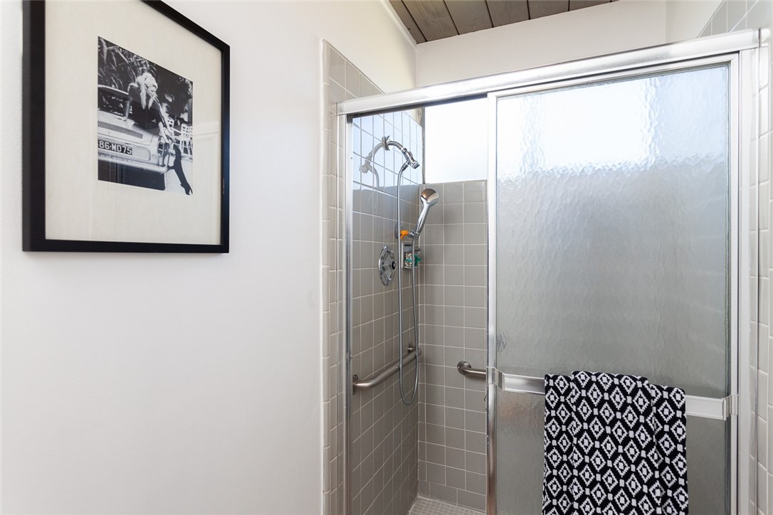 1131 North Encanto Street Orange, CA 92869 - Photo 23 of 34