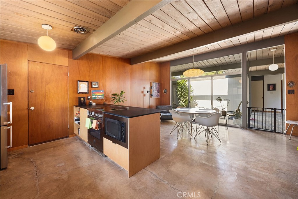 1131 North Encanto Street Orange, CA 92869 - Photo 10 of 34