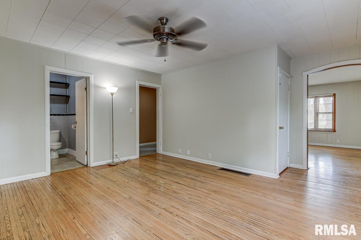 1023 West Governor Street Springfield, IL 62704 - Photo 6 of 27
