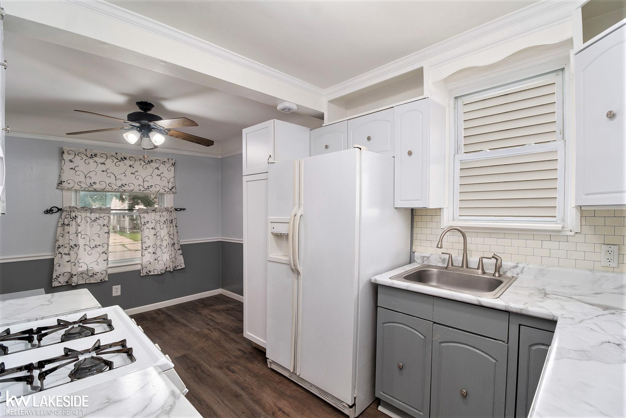 18020 Ruth Street Melvindale, MI 48122 - Photo 11 of 27 50120766-10.JPG