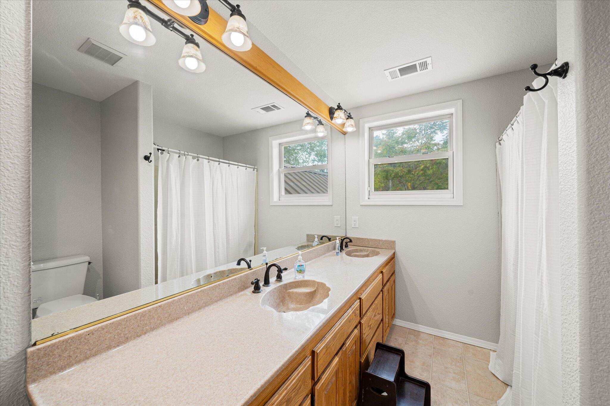 10190 Oak Run Road Oak Run, CA 96069 - Photo 34 of 81 Bathroom