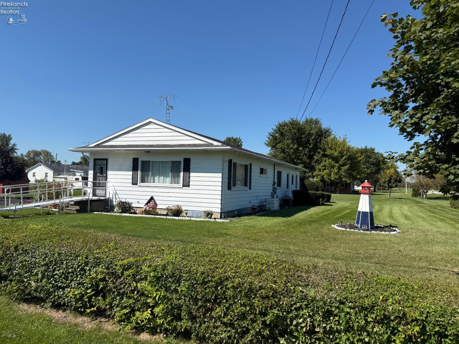 1284 East Lockwood Road Port Clinton, OH 43452 - Photo 1 of 10 Gallery Image 1