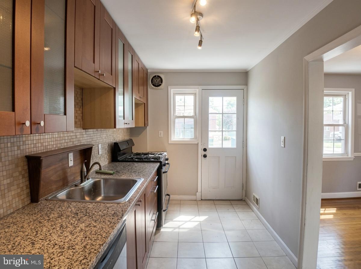 1615 Thetford Road Baltimore, MD 21286 - Photo 5 of 20 Gallery Image 5