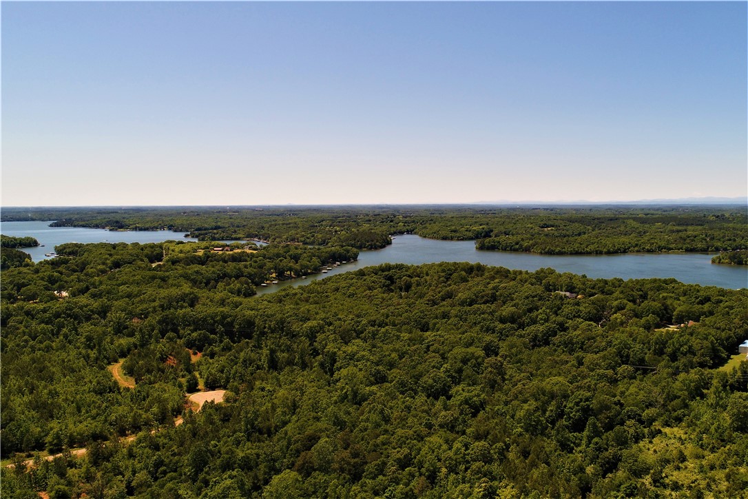 905 Hunters Trail Anderson, SC 29625 - Photo 2 of 43 Very near the Lake - Boat Ramp minutes away