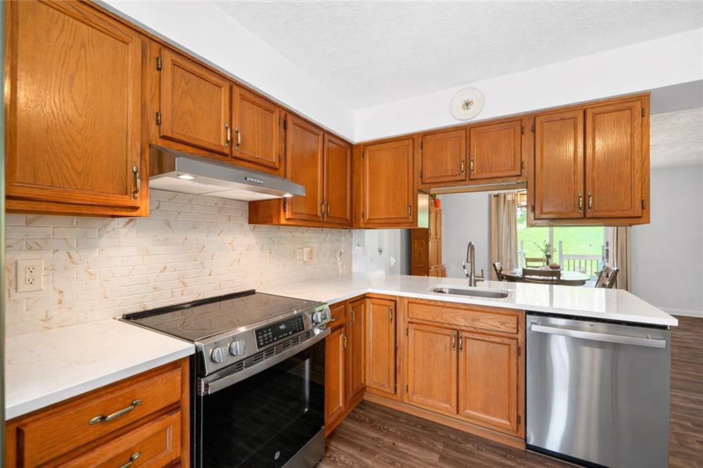 419 Shady Ridge Drive Monroeville, PA 15146 - Photo 9 of 40