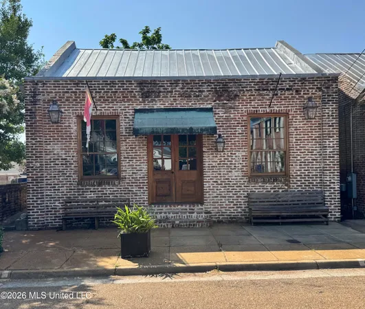$489,000 | 207 South Commerce Street, Natchez, MS 39120