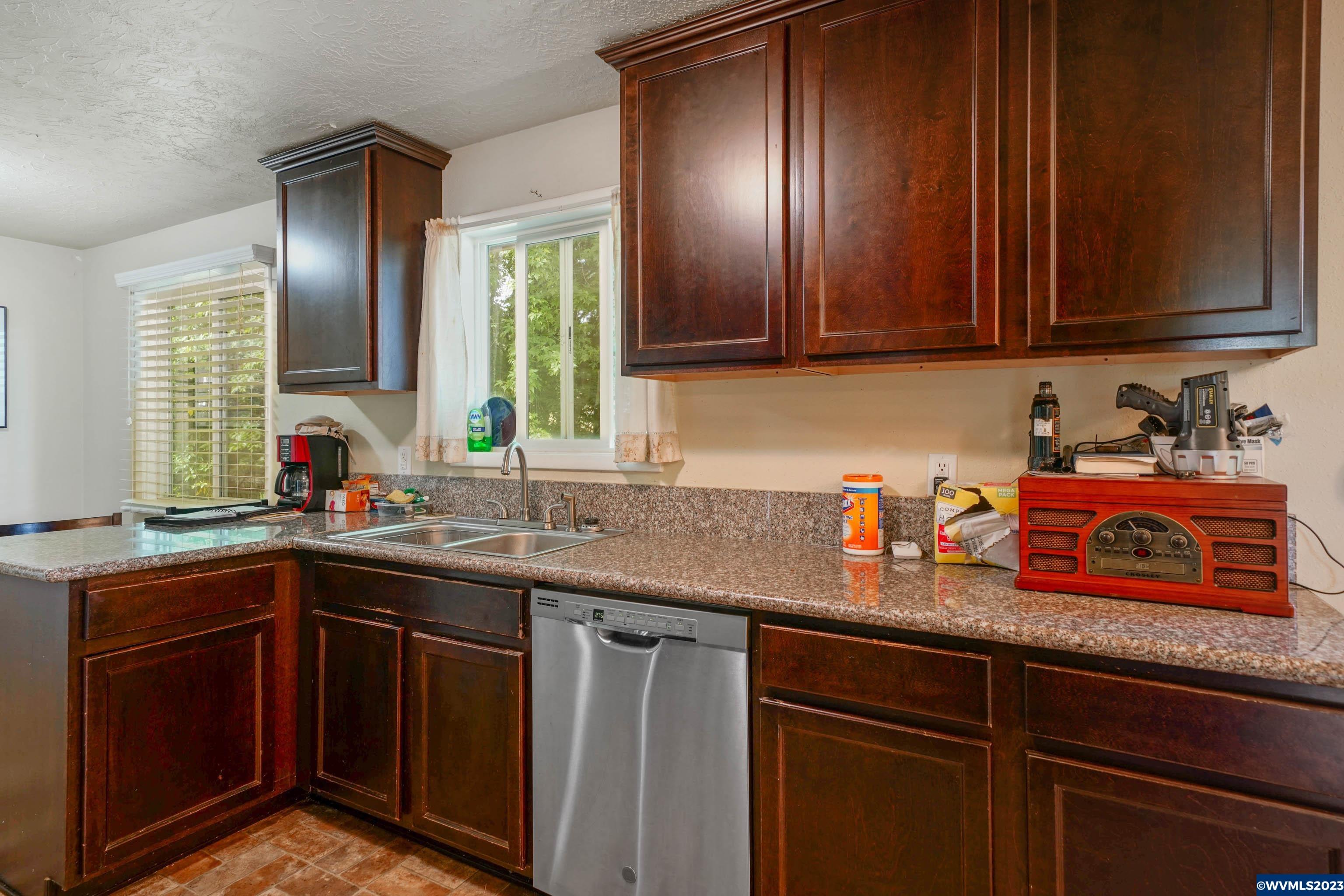 5725 Skyline Road South Salem, OR 97306 - Photo 15 of 42 Gallery Image 15