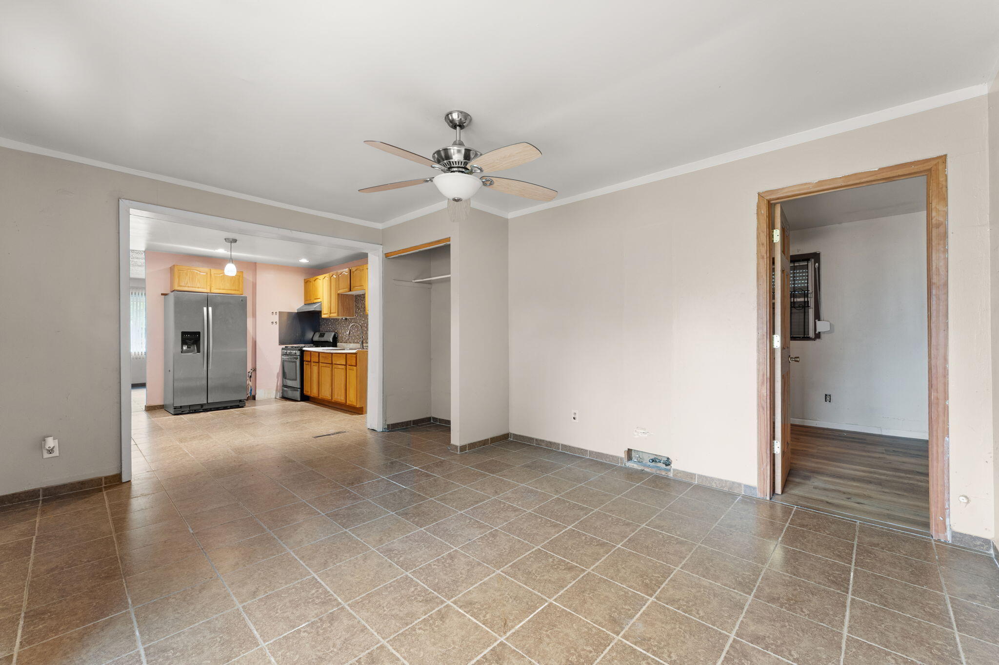 1021 Hamilton Place Gary, IN 46403 - Photo 7 of 22 2048x1365