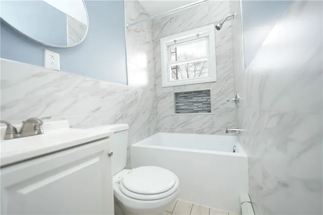 $1,900 | 167 Baxter Street, Unit 2, Pawtucket, RI 02861