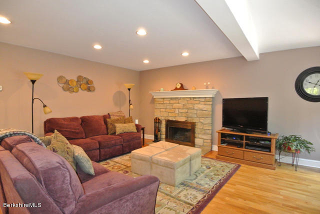 35 Osceola Road Richmond, MA 01254 - Photo 9 of 45 DSC_6016