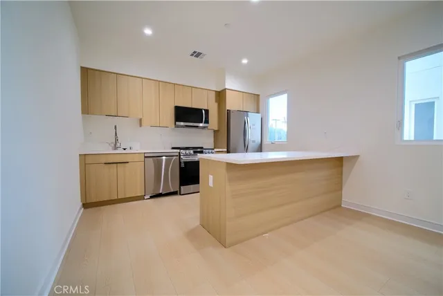 $5,395 | 257 South Ave 54, Los Angeles, CA 90042