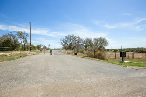 $250,000 | 163 Robison Road, Bertram, TX 78605
