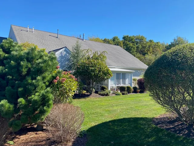 $515,000 | 8 Village Way, Unit 8, Westport, MA 02790