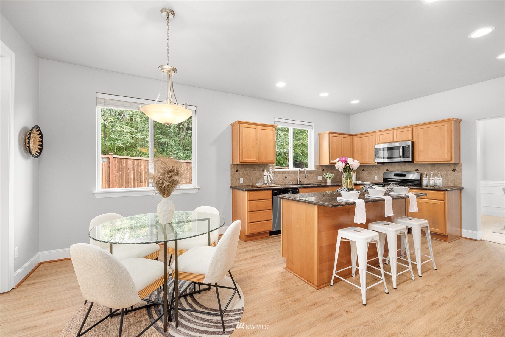 13700 161st Place Southeast Renton, WA 98059 - Photo 12 of 31 Gallery Image 12