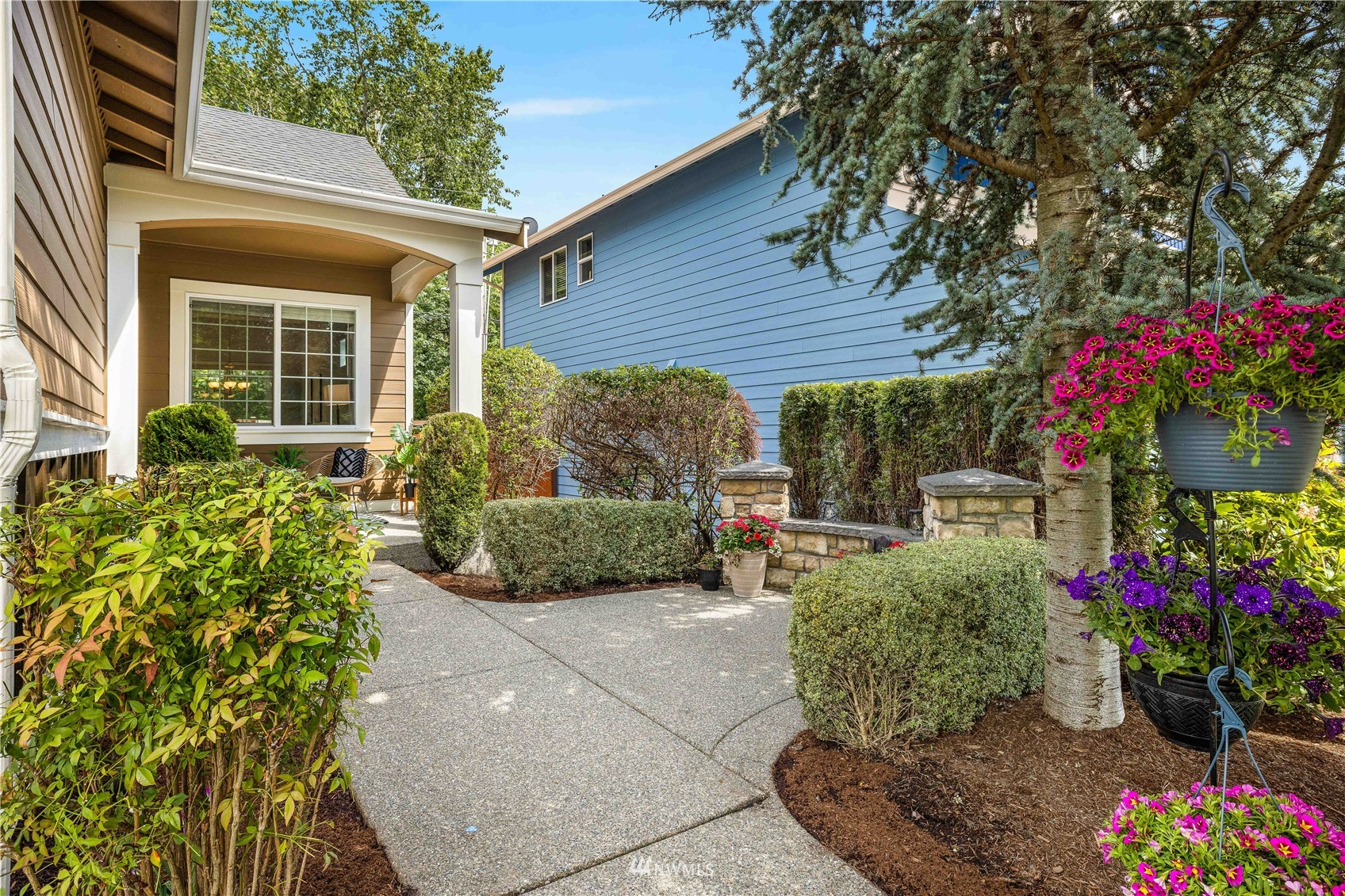 13700 161st Place Southeast Renton, WA 98059 - Photo 2 of 31 Gallery Image 2