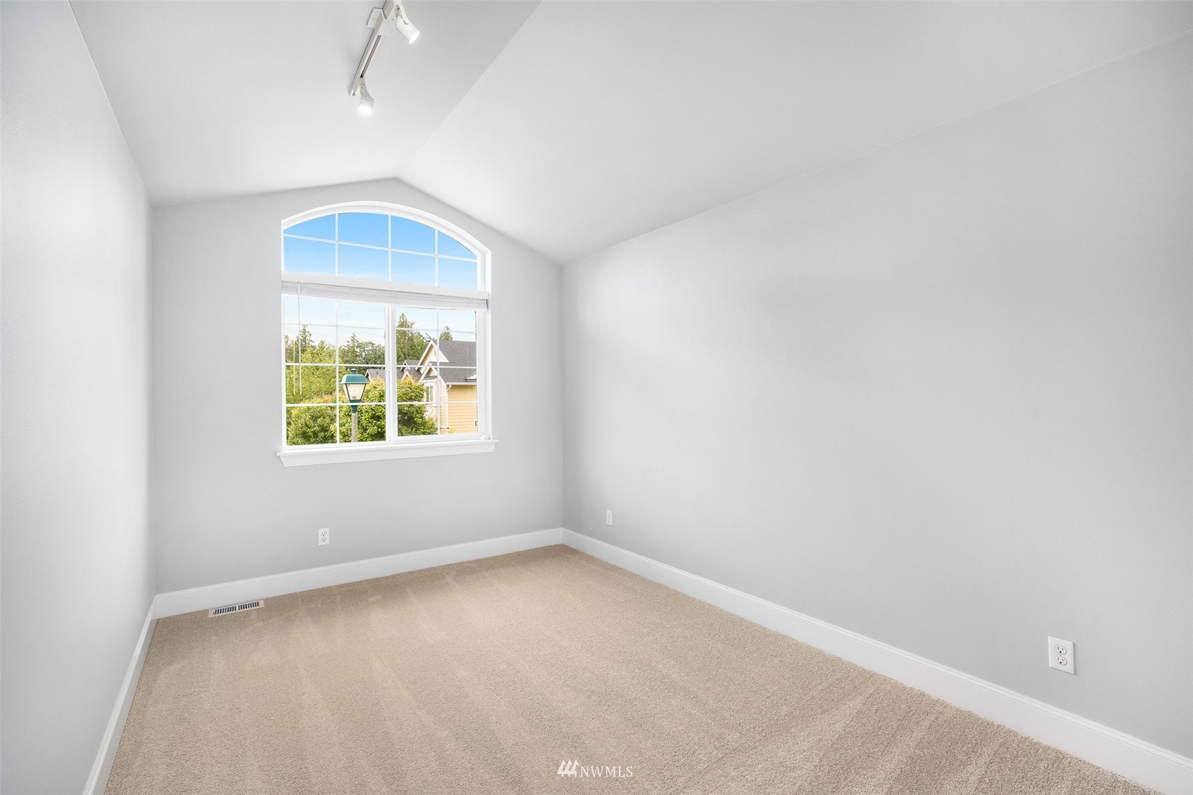 13700 161st Place Southeast Renton, WA 98059 - Photo 23 of 31 Gallery Image 23