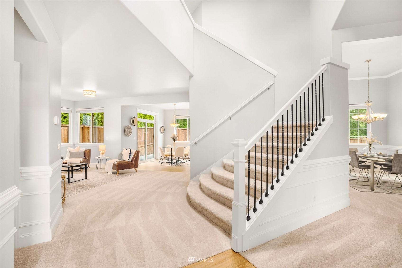 13700 161st Place Southeast Renton, WA 98059 - Photo 3 of 31 Gallery Image 3