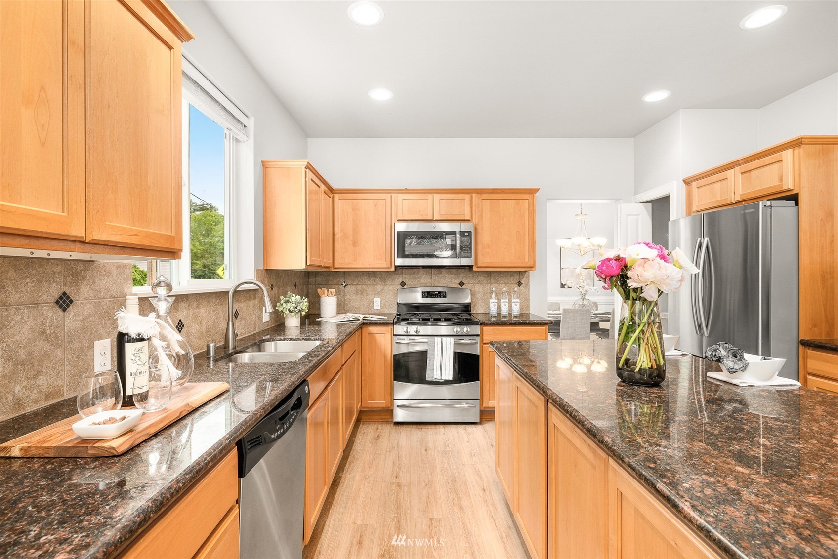 13700 161st Place Southeast Renton, WA 98059 - Photo 9 of 31 Gallery Image 9