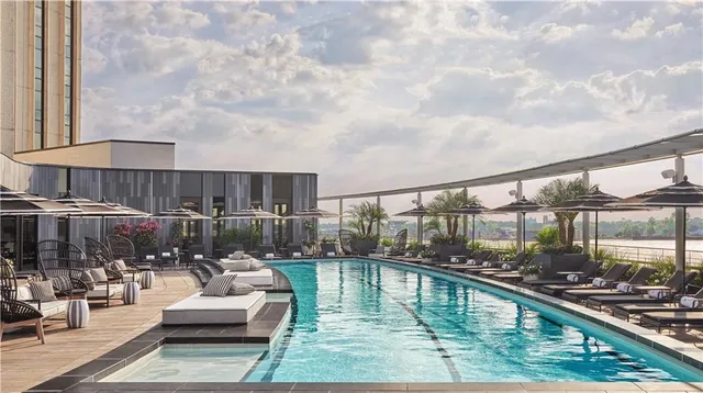 $7,100,000 | 2 Canal Street, Unit 3102, New Orleans, LA 70130