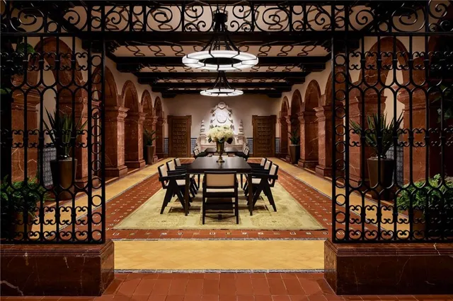 $7,100,000 | 2 Canal Street, Unit 3102, New Orleans, LA 70130