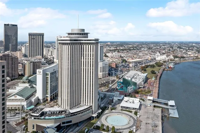 $7,100,000 | 2 Canal Street, Unit 3102, New Orleans, LA 70130