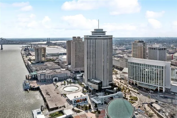 $7,100,000 | 2 Canal Street, Unit 3102, New Orleans, LA 70130