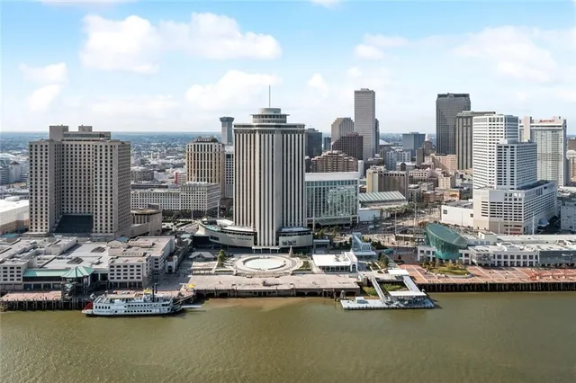 $7,100,000 | 2 Canal Street, Unit 3102, New Orleans, LA 70130