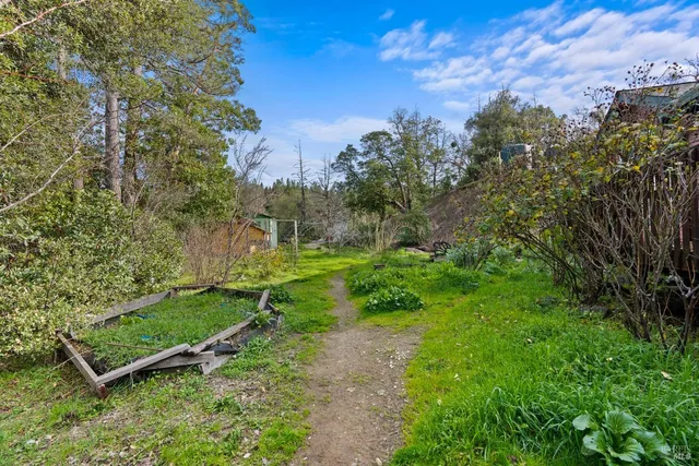 $450,000 | 50410 Highway 101, Laytonville, CA 95417