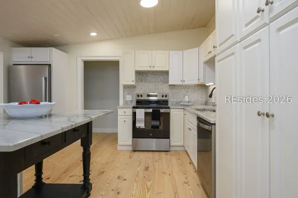 $1,050,000 | 14 Bay Pines Drive, Hilton Head Island, SC 29928